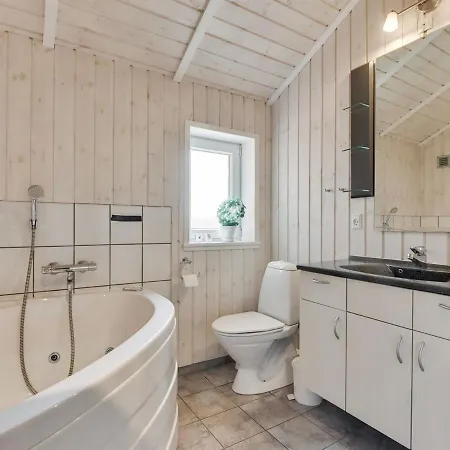 Holiday Aliisa - 400m From The Sea In Western Jutland By Interhome *
